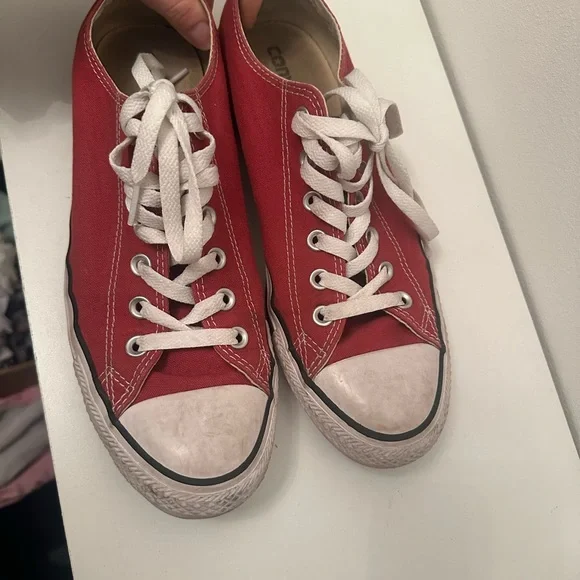 Converse Red Low-Top Canvas Sneakers with White Laces - Picture 1 of 3